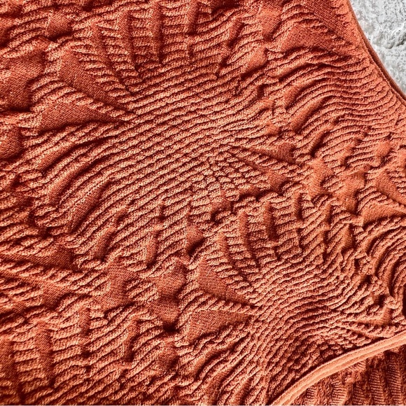 Womens Tank Top size XS Seamless Crop Terracotta Orange Sleeveless Fitted shirt - Picture 4 of 6